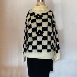 Stylish Black /Cream Check  Floral Cowel Neck Sweater